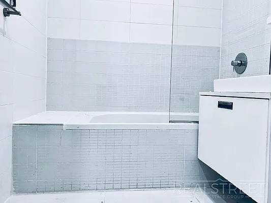 Rented by Real Street Inc | media 8