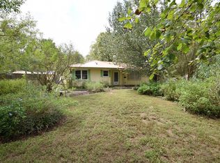 402 Commanche Rd, Montgomery, TX 77316