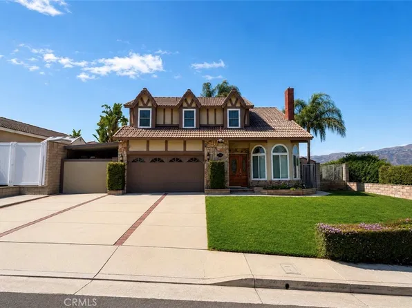 8505 E Meadowridge St, Anaheim, CA 92808