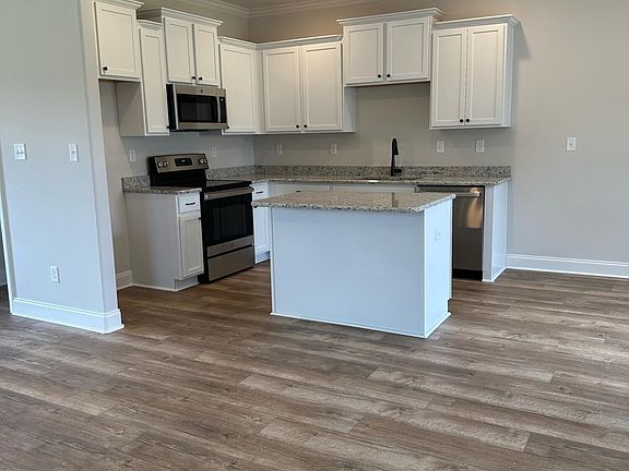 5th image of 3750 Andreas Dr
