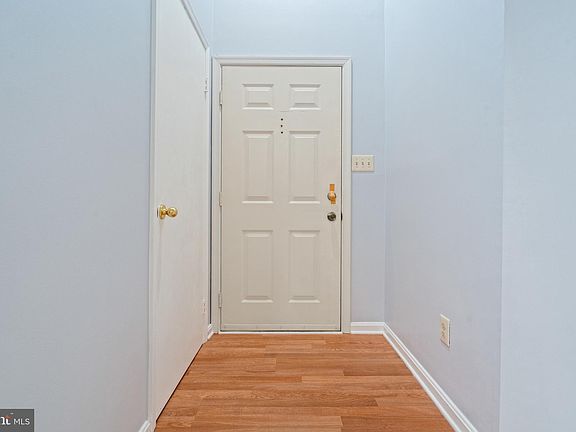 3rd image of 7714 Lafayette Forest Dr APT 31