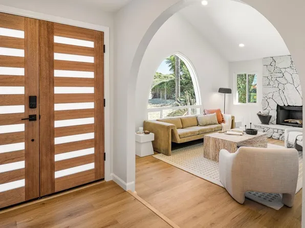 11049 Meadow Glen Way E, Escondido, CA 92026