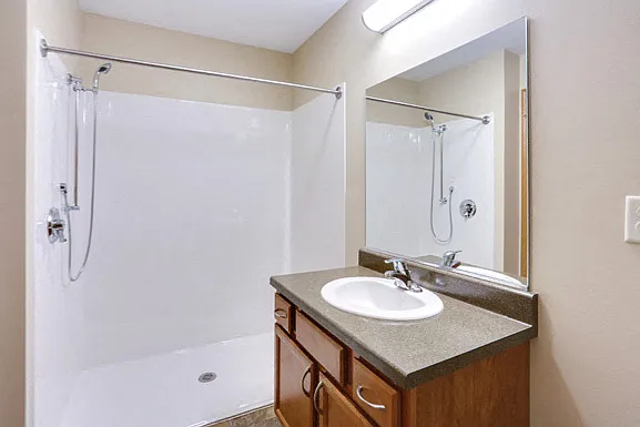 2 Bedroom Unit - 2nd Full Bathroom