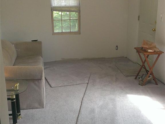 4th image of 3152 W Parkway Ave