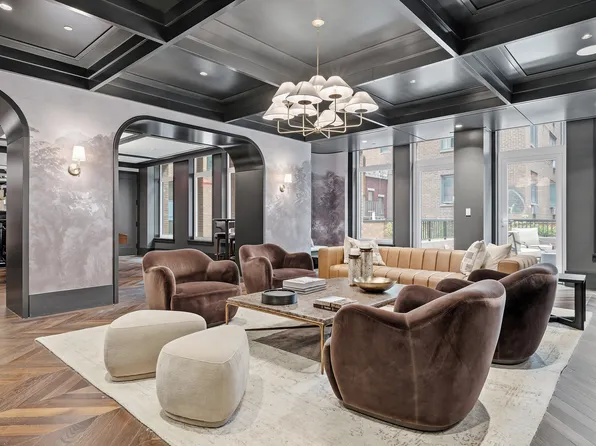525 6th Avenue image 1 of 13