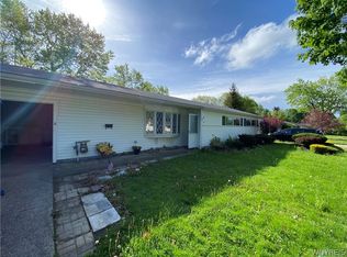 39 Alys Dr E, Depew, NY 14043