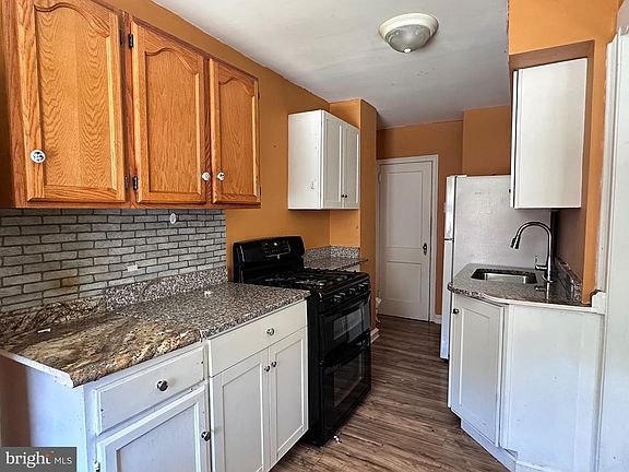 5th image of 4534 Oakmont St