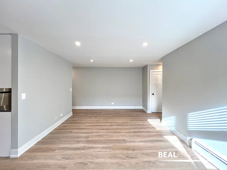 452 W Oakdale — Photo 42