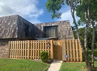 1634 Forest Lakes Cir APT B, West Palm Beach, FL 33406
