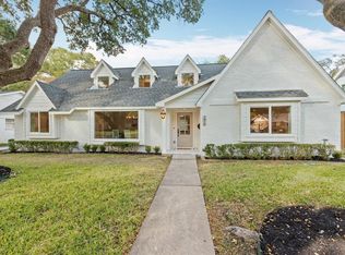 7818 Meadowglen Ln, Houston, TX 77063