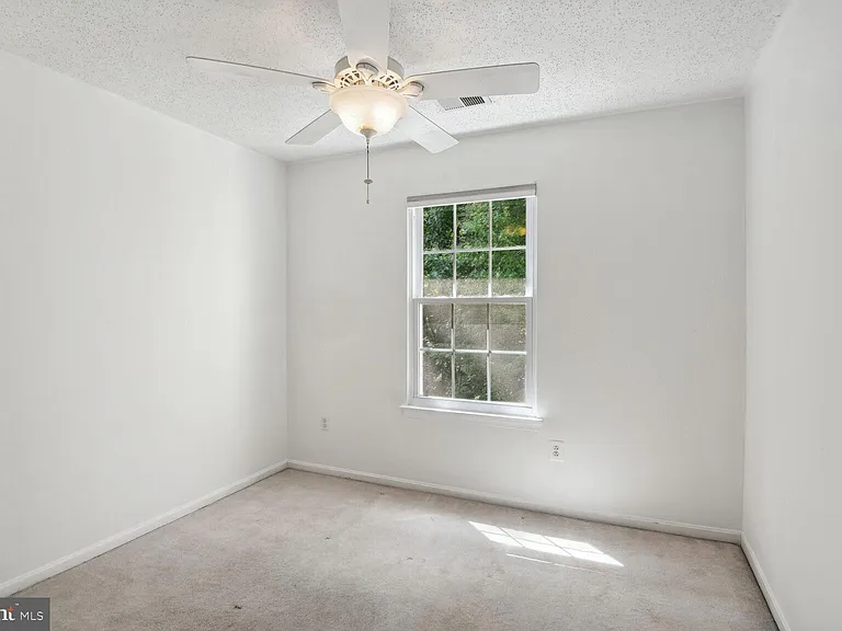 1511 Ashburnham Dr — Photo 15