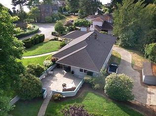 1602 NW Blue Ridge Dr, Seattle, WA 98177