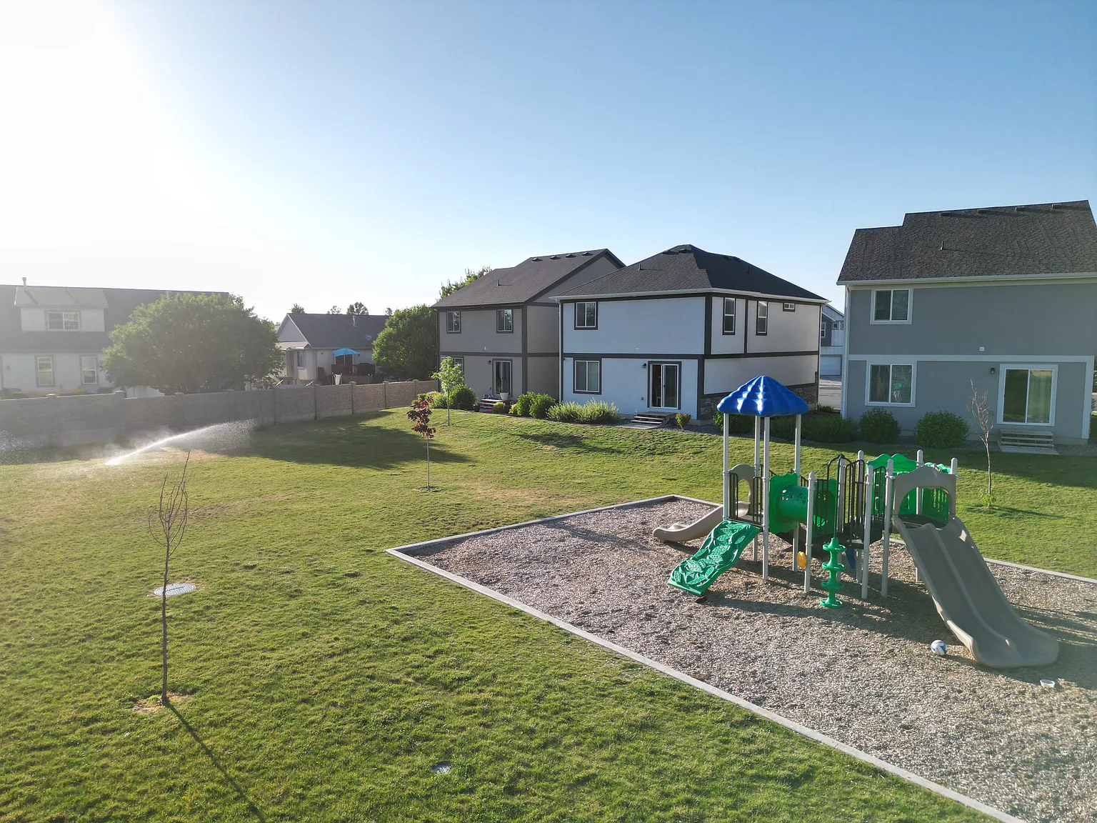 4 bed, 2.5 bath, 2450 sqft, $2,600 — Photo 3