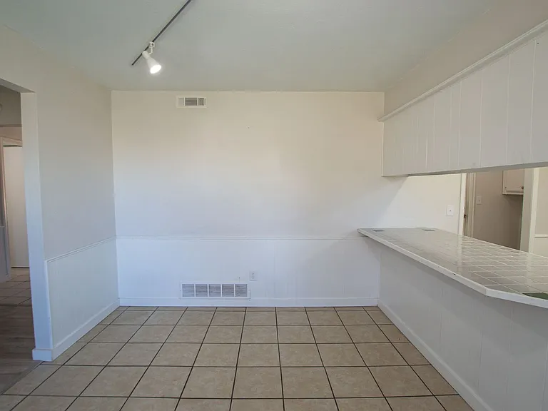 224 S Bouziden Dr — Photo 12