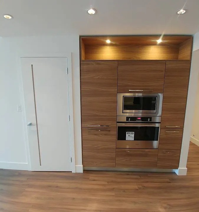 7388 Kingsway #709