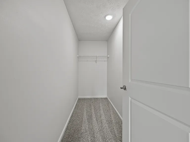 Whispering Creek Apartments — Photo 31