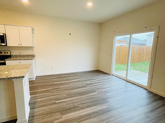 5th image of 8224 Stovepipe Dr