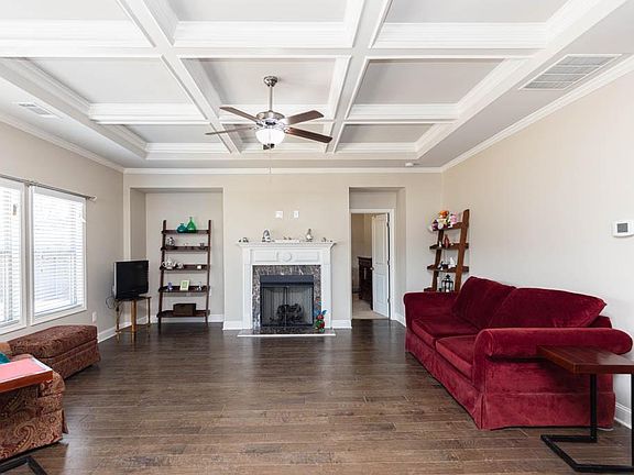 4th image of 829 W Union Grove Cir