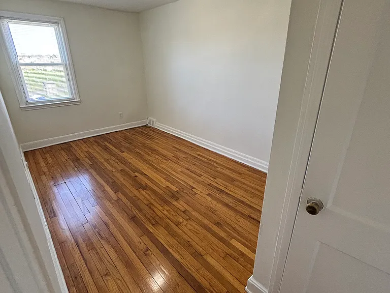 29 Elsmere Blvd #B — Photo 4