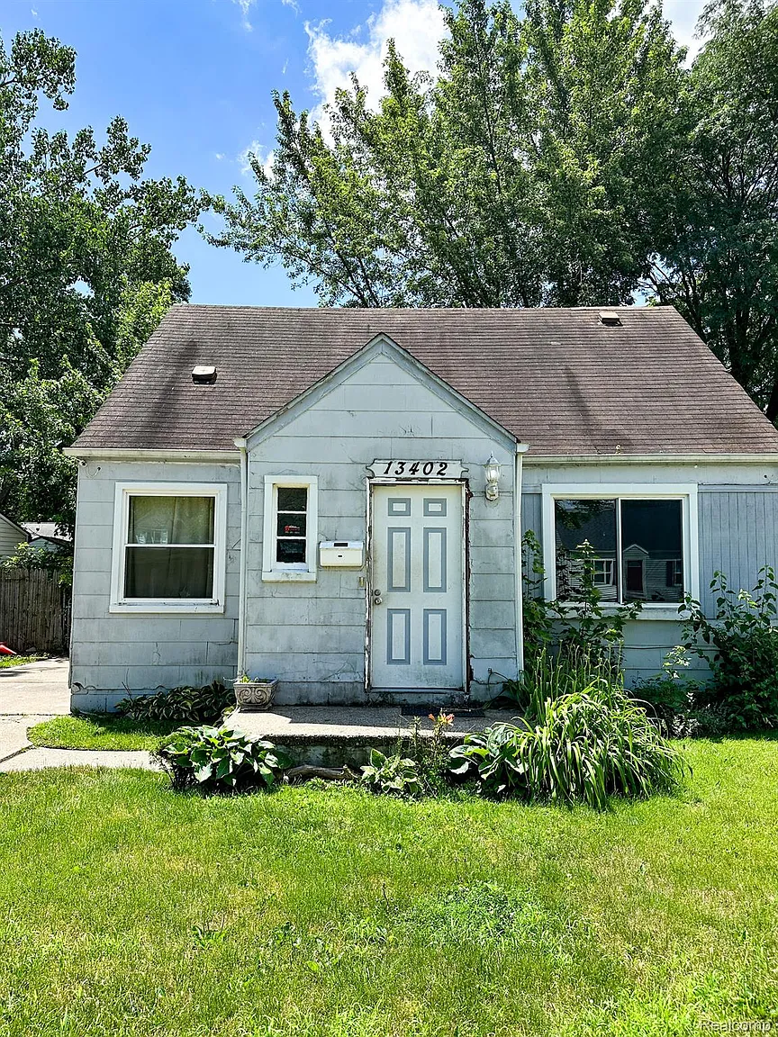 13402 Prospect Ave photo 1