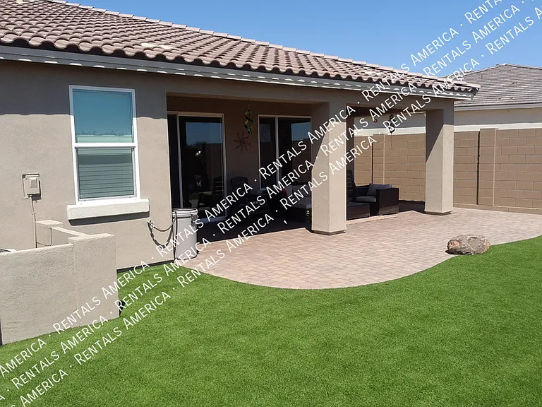 5077 N 145th Dr — Photo 2