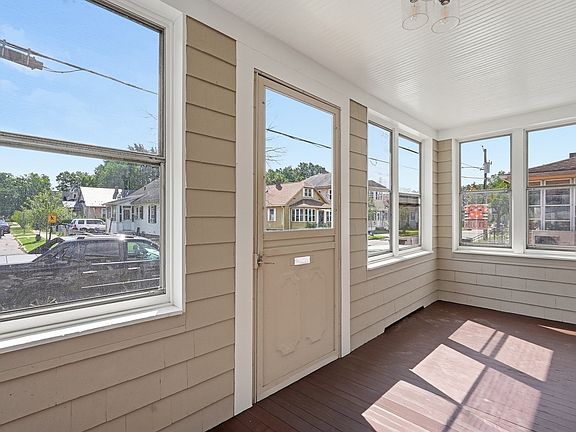 5th image of 128 Wilber St