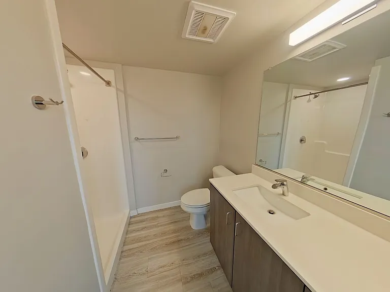 Ferry Street Flats - Modern Studios and Lofted units right by campus! — Photo 43