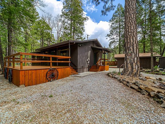 3rd image of 7587 Woodland Way