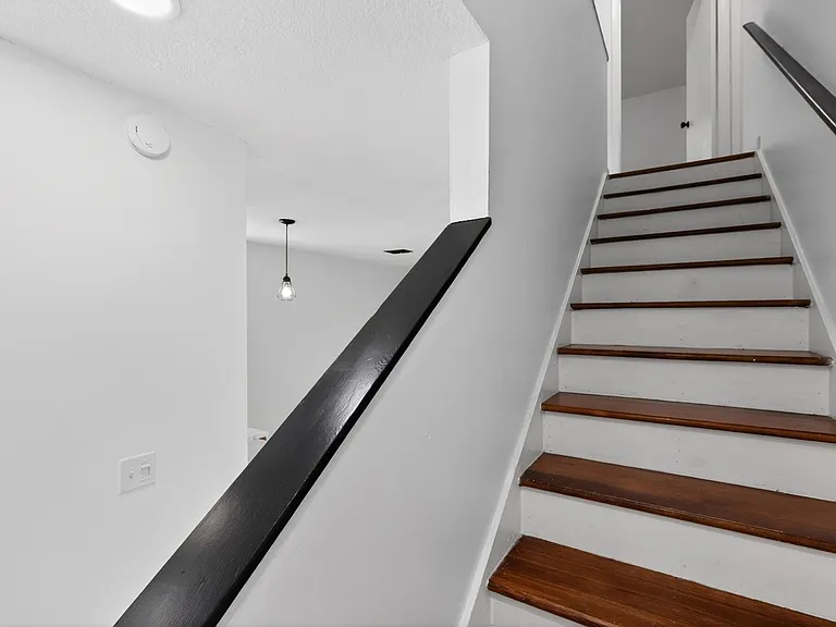 2066 Utah Ave #2 — Photo 11