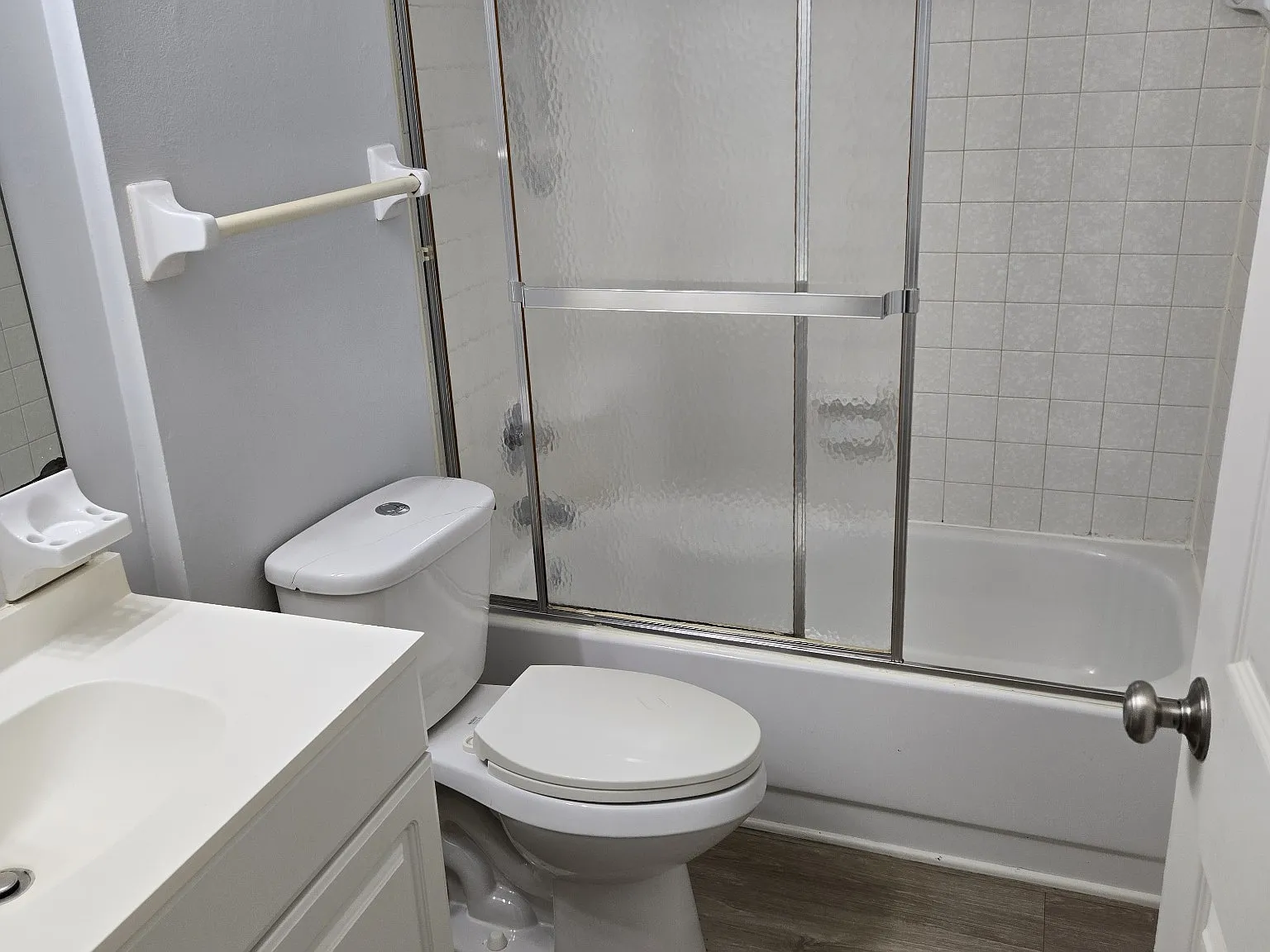 1 bed, 986 sqft, $1,100 — Photo 4