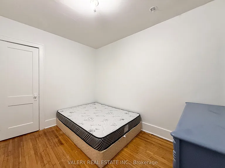 1093 Howard Ave #4 — Photo 8