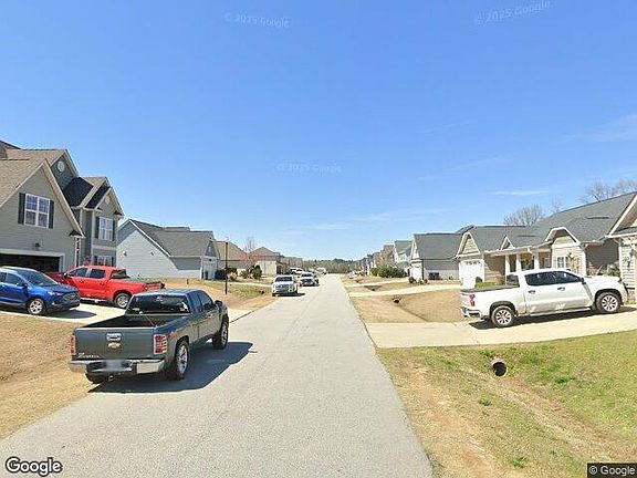 Exterior Neighborhood (street photo)