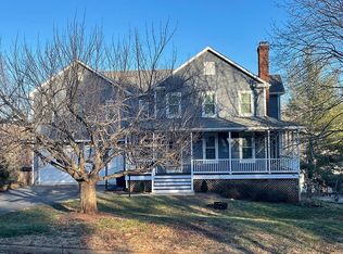 983 Grayson Ln, Charlottesville, VA 22903