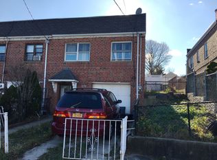 7222 Calamus Ave, Flushing, NY 11377
