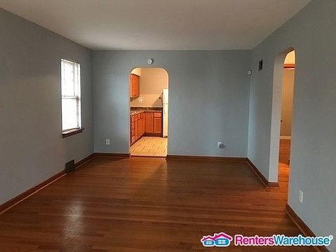 3rd image of 1810 Coleridge Dr