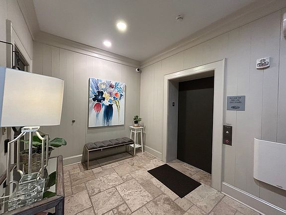 4th image of 5194 Lexington Club Cv APT 303