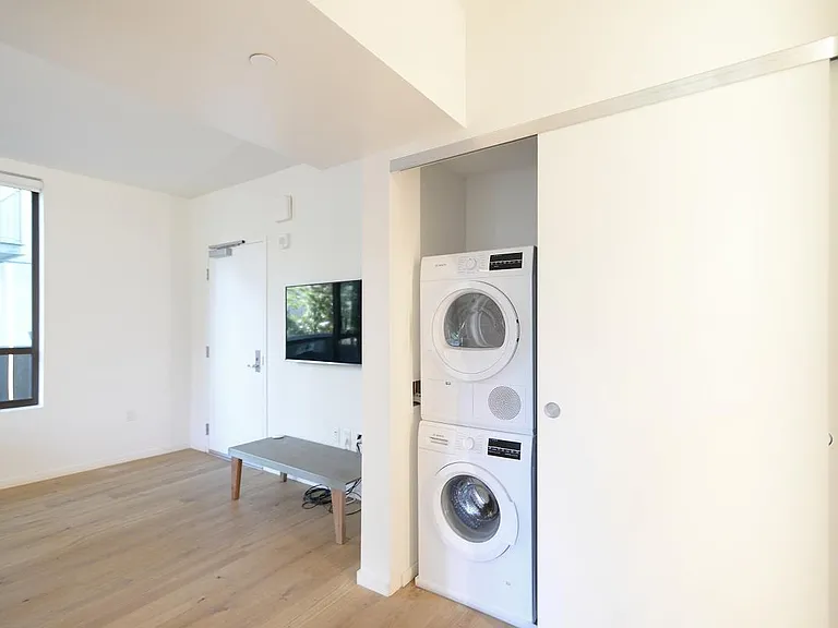 400 Grove St — Photo 7
