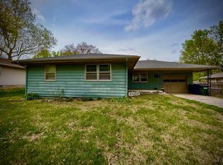 1802 W 21st Ter, Lawrence, KS 66046