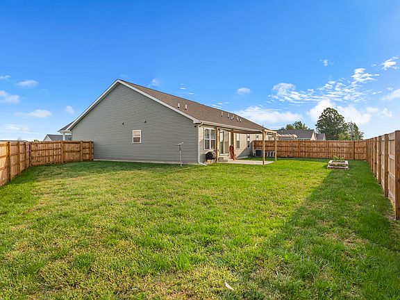 2nd image of 611 Jerin Ct