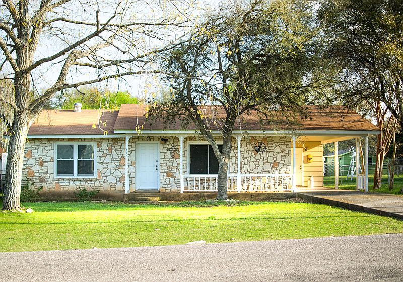 1st image of 418 Paradise Dr