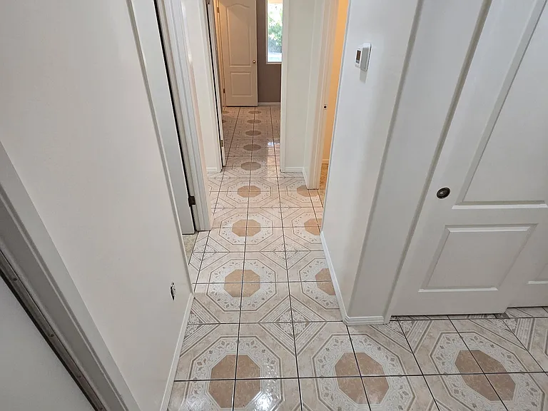 9708 Laurel Park Ave — Photo 6