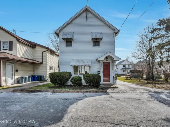 706 Wilson Ct, Dickson City, PA 18519