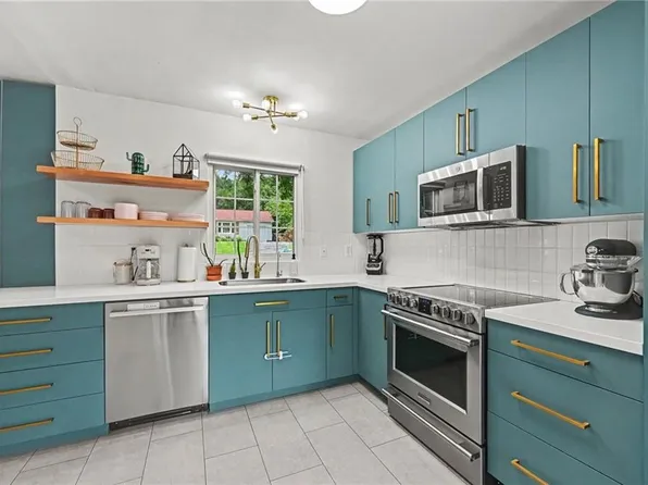 4945 N Lister Ave, Kansas City, MO 64119