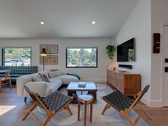 5th image of 1851 Lobdell Pl #A
