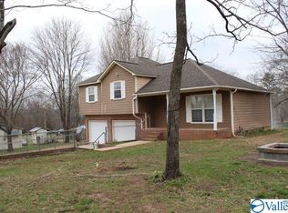 313 Hammond St, Valley Head, AL 35989