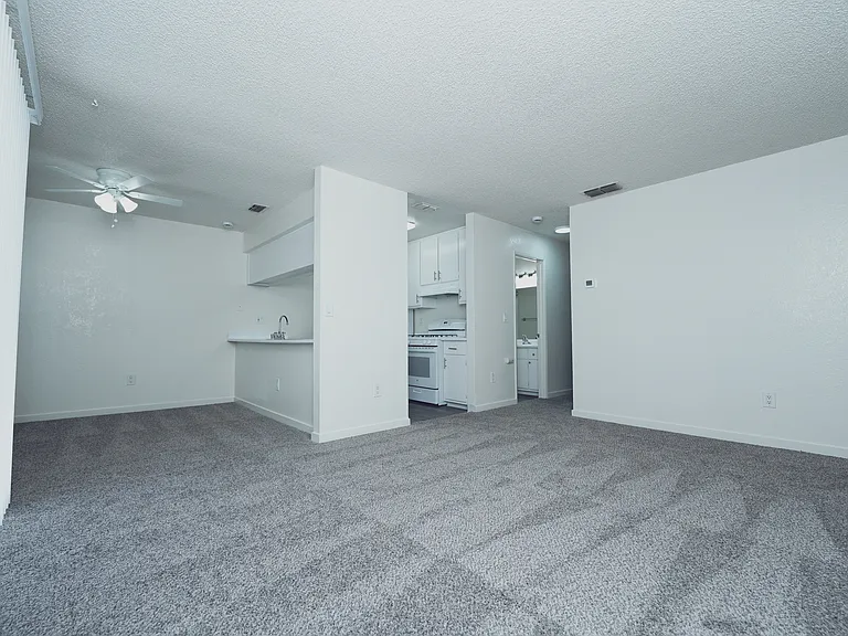 Foxworth Apartments — Photo 25