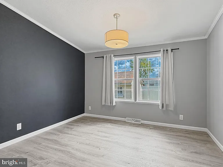 1137 2nd Ave — Photo 23