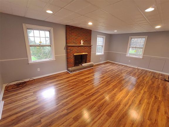 2nd image of 213 Avondale Ct