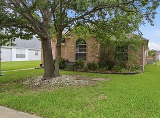 911 Sumner Dr, Mesquite, TX 75149