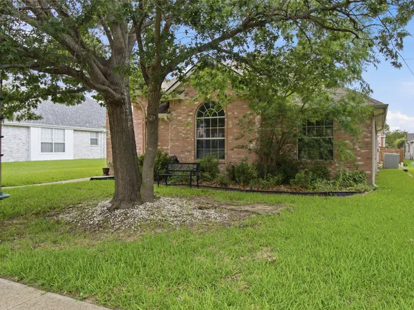 911 Sumner Dr, Mesquite, TX 75149